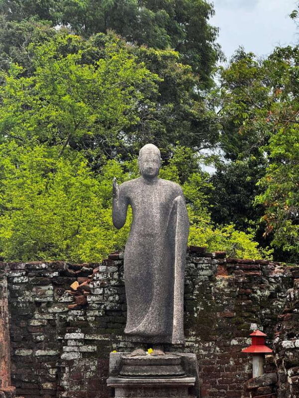 Srilanka : 4-Day Tour with Accommodation and Transport - Day 4: Optional Mihintale & Departure