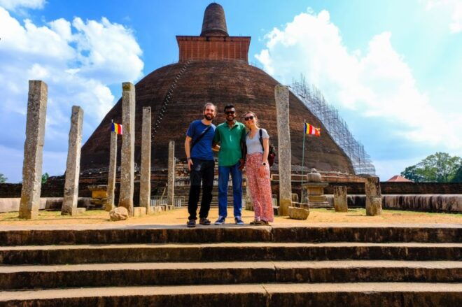 Srilanka - Discover Your Amazing Time With Expert Guide - Booking and Important Information