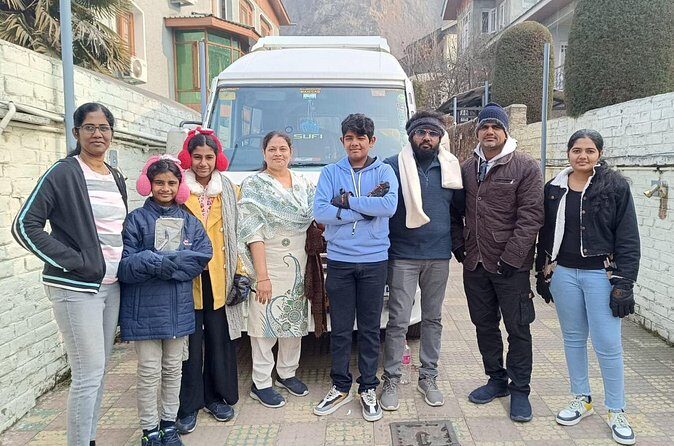 Srinagar Airport to Dal Lake Taxi Service - FAQ