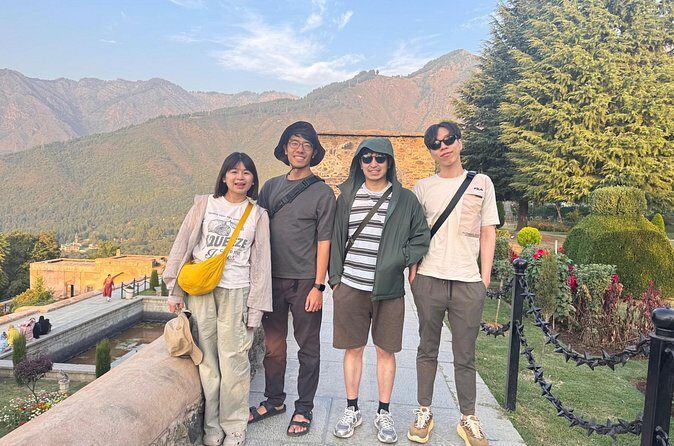 Srinagar Cycling Day Tour Explore Mughal Gardens and More - Exploring Srinagar on Two Wheels: What the Tour Offers