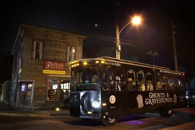 St. Augustine: Ghosts and Gravestones Old Town Trolley Tour - Customer Reviews