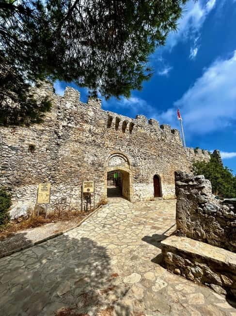 St. Hilarion Castle and Bellapais ruines- with private guide - What Makes This Tour Special