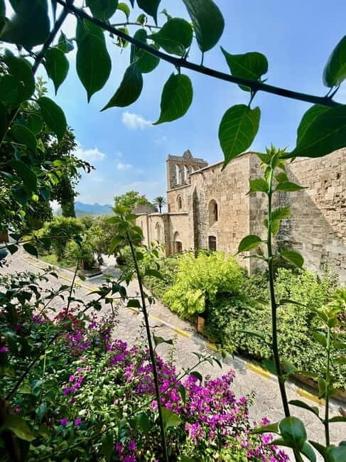 St. Hilarion Castle and Bellapais ruines- with private guide - FAQ