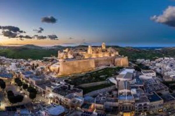 St Julians: Powerboat Gozo, Comino and Blue Lagoon - Activities and Sightseeing