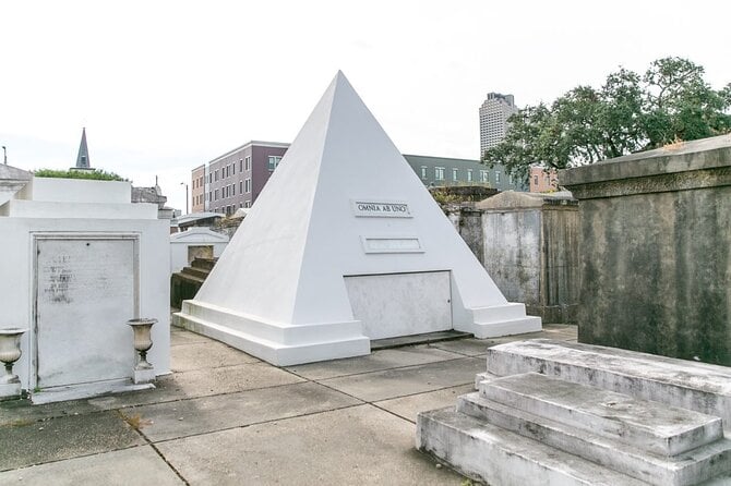 St. Louis Cemetery No. 1 Official Walking Tour - Enters the Cemetery - Tour Details and Meeting Point