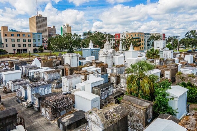 St. Louis Cemetery No. 1 Official Walking Tour - Enters the Cemetery - Transportation Options and Parking