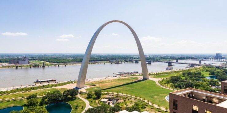 St. Louis: Guided Tour With Boat Cruise and Helicopter Ride - Activity Details