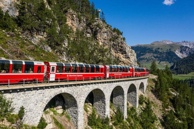 St. Moritz: Scenic Bernina Express Train To/From Poschiavo - On-board Amenities and Accessibility