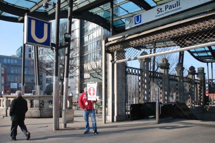 St. Pauli: Nighttime Tour - Tour Experience