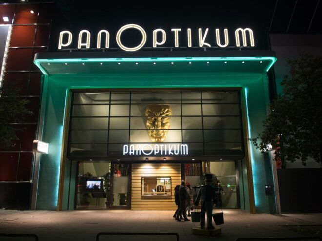 St. Pauli Tour: Drag-Attack With Barbie Stupid & Lee Jackson - Additional Information