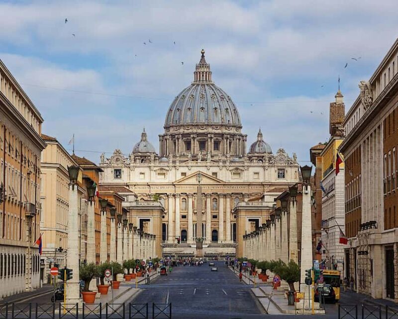 St.Peters Basilica, La Pietà , Papal Tombs Tour With Dome - Starting at St. Peter’s Square
