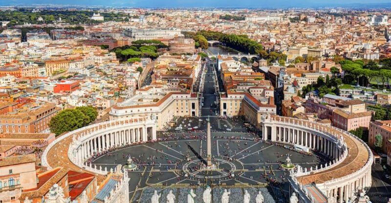 St. Peters Basilica Wonders: Michelangelo, Bernini & Crypt - Michelangelos Pietà: A Masterpiece of Emotion