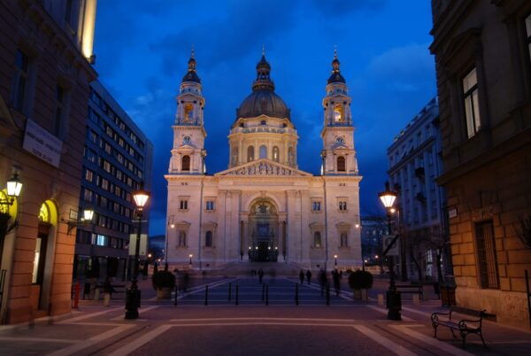 St. Stephens Basilica: VIP Concert & After Hours Dome Visit - Nearby Attractions