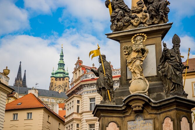 St Vitus Cathedral and Prague Castle Private Walking Tour - Meeting and Pickup Information