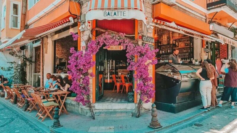 stanbul Modern Tour - Neighborhoods and Cultural Vibes