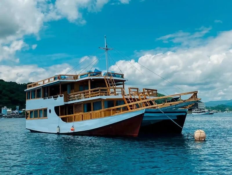 Standard Phinisi: 3D2N Gamala Phinisi Liveaboard from Labuan Bajo - Three days linking Labuan Bajo’s islands