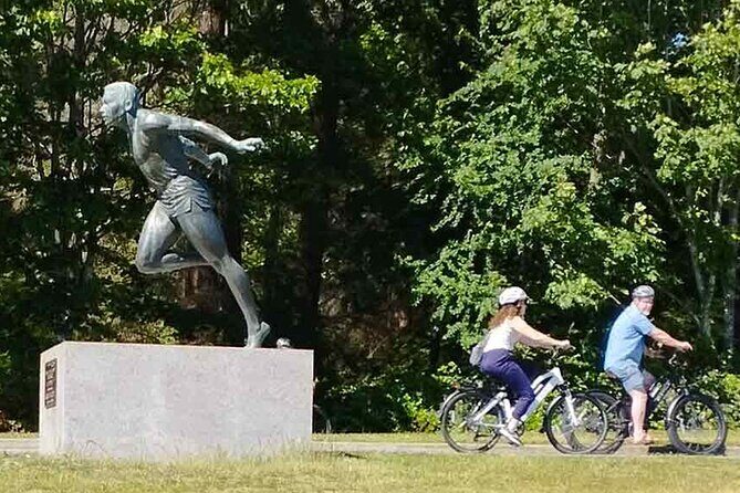 Stanley Park Bike Adventure with Lux Car Pick Up Affordable Easy - Exploring the Stanley Park Bike Adventure with Lux Car Pick Up