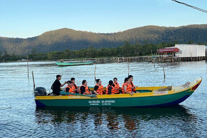 Starfish Beach and Floating Village Combo Boat Trip Seafood Lunch - Good To Know
