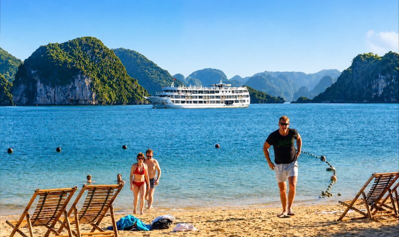 Starlight 2D1N Cruise: Ha Long Bay, Sung Sot, Ti Top - Cabins, service, and what the fare buys