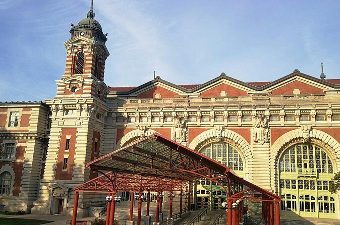 Statue of Liberty and Ellis Island Ferry with Audio Tour Access - FAQ