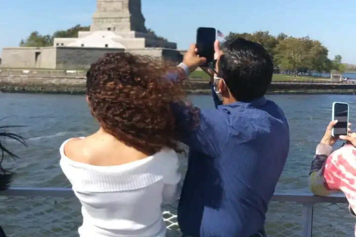 Statue of Liberty and Ellis Island Half Day Tour with Audio Guide - Ellis Island: the immigration story