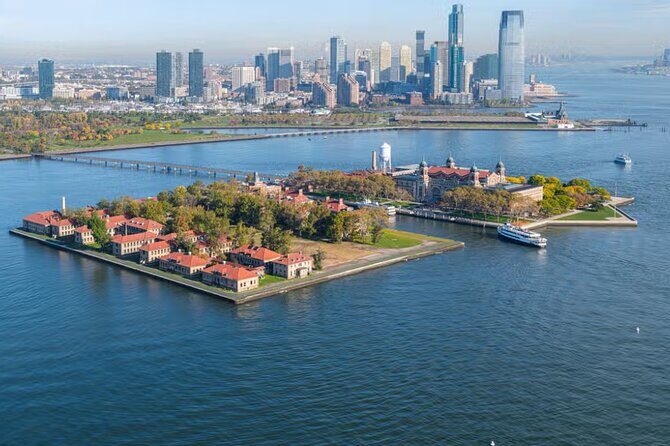 Statue of Liberty and Ellis Island Tour - Exploring the Statue of Liberty and Ellis Island Tour