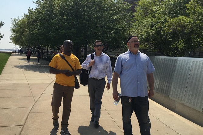 Statue of Liberty Ellis Island & 9/11 Pools-1st Tour 8:30am - Benefits of Booking Guided Tours