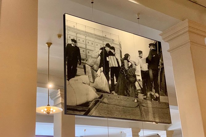 Statue of Liberty & Ellis Island - Exclusive Guided Tour - Statue of Liberty