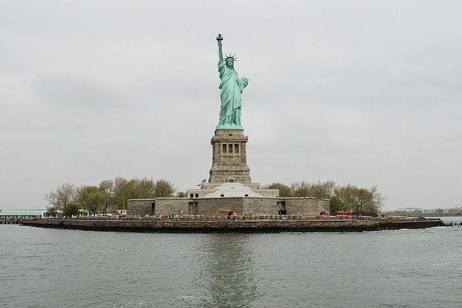Statue of Liberty Roundtrip Ferry Ticket 1st Tour 8:30am - The Sum Up