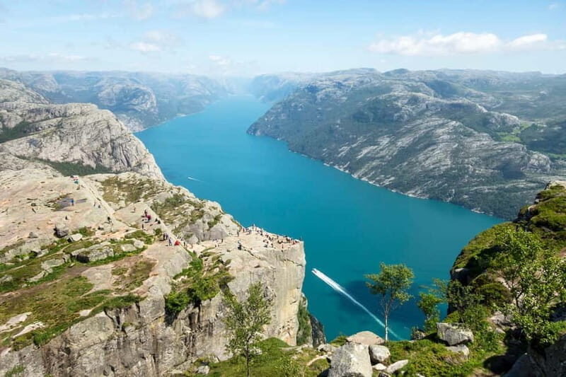 Stavanger: Lysefjorden Cruise and Preikestolen Hike - The Experience from the Reviews