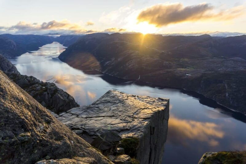 Stavanger: Preikestolen (Pulpit Rock) Hike with Local Guide - An In-Depth Look at the Experience