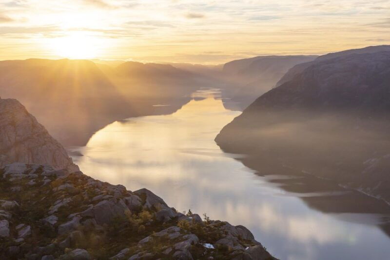 Stavanger: Preikestolen Sunrise Hike with Breakfast Buffet - The Experience at a Glance