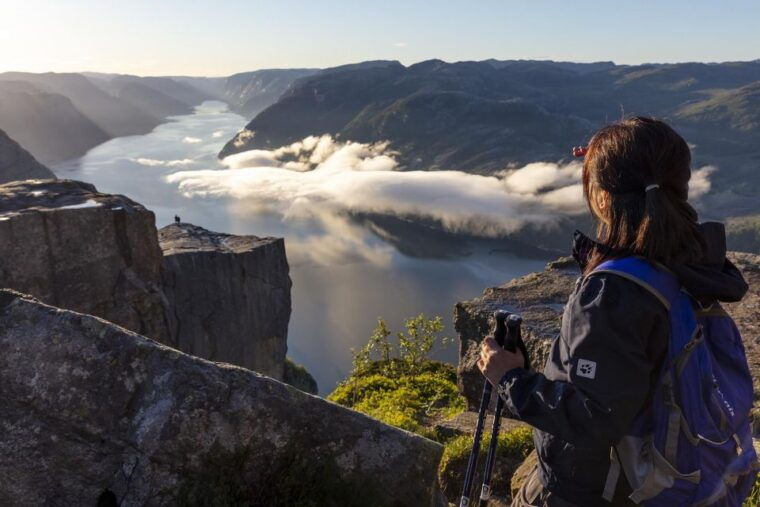 Stavanger: Preikestolen Sunrise Hike with Breakfast Buffet - The Descent and Breakfast