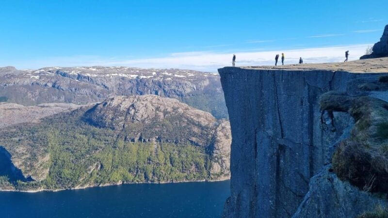 Stavanger: Preikestolen Tour with Guide and Pickup - Good To Know