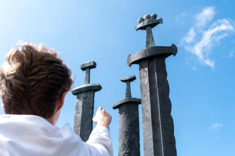 Stavanger: Sights & Highlights Minibus Tour and Museum Entry - Transportation and Group Size