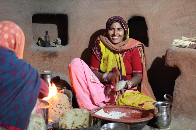 Stay in Mud House With Local Family - Traveler Experiences and Visual Representations