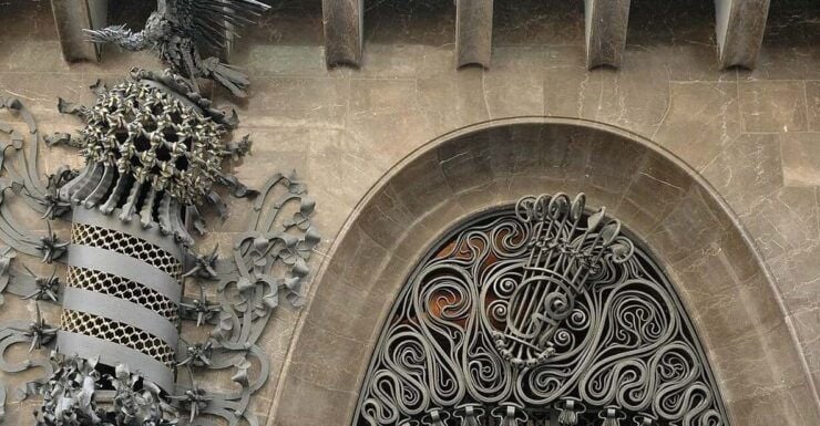 Step Inside Palau Guell: Hosted Walking Tour - Good To Know