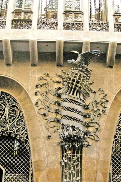 Step Inside Palau Guell: Hosted Walking Tour - Tour Itinerary