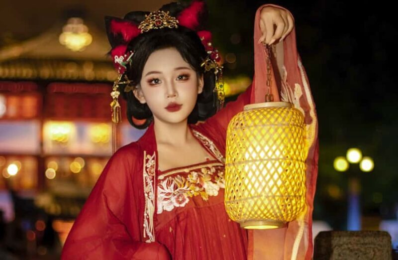 Step into Old Shanghai: Traditional Costume & Tea Experience - Logistics and Practical Details
