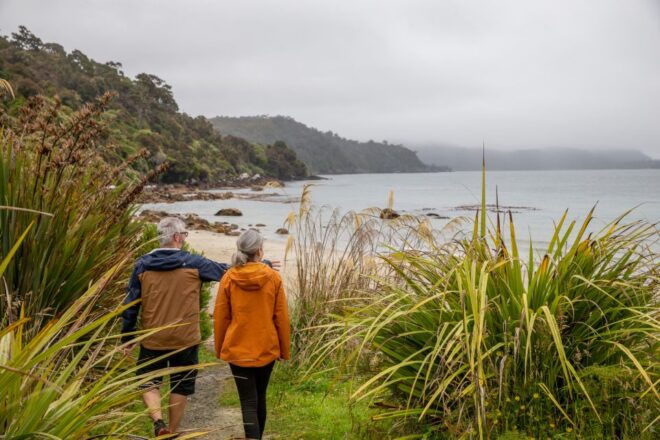 Stewart Island: Village and Bays Tour - Maori Legends and Rakiura National Park