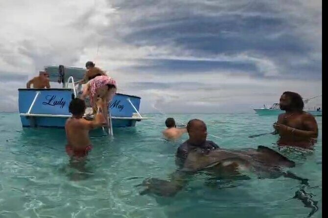 Stingray City Sandbar 3.5 hr Snorkel Tour and Seven mile Beach - FAQ