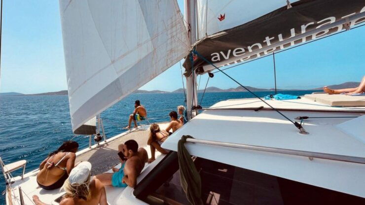 Stintino: Half-Day Catamaran Tour to La Pelosa With Aperitif - Tour Pricing and Duration
