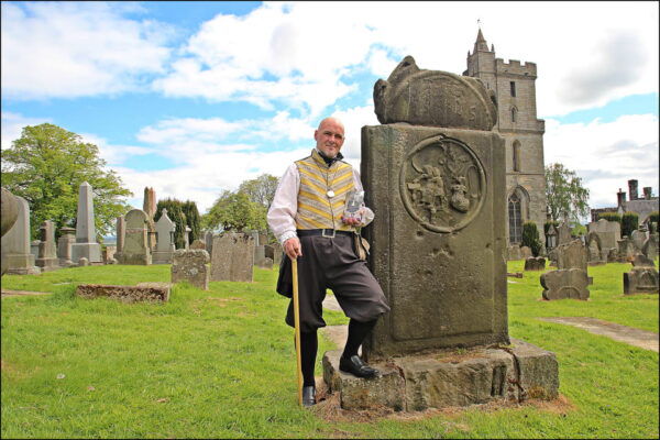 Stirling Castle and the Old Town: Private Walking Tour - Engaging Storytelling