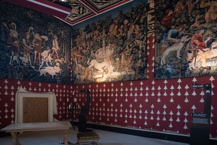 Stirling Castle: Skip-the-Line Guided Tour in Spanish - Experience Highlights at Stirling Castle
