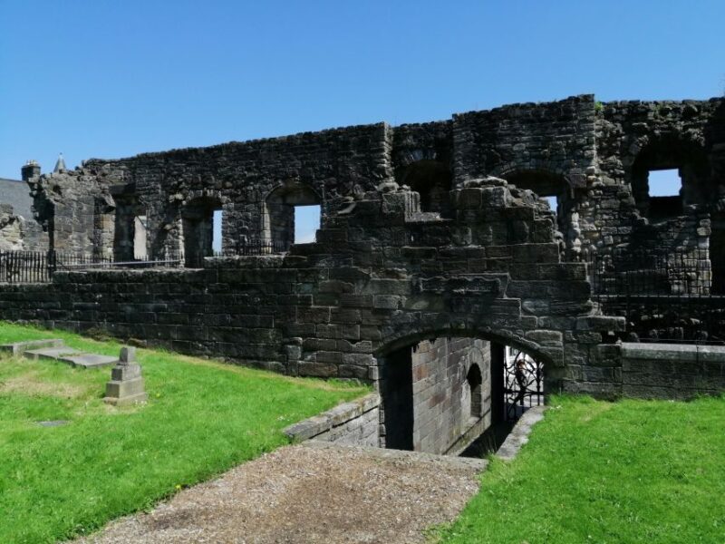 Stirling: Daily Guided Walking Tour (11am & 2pm) - The Practical Side: Timing, Price, and Accessibility