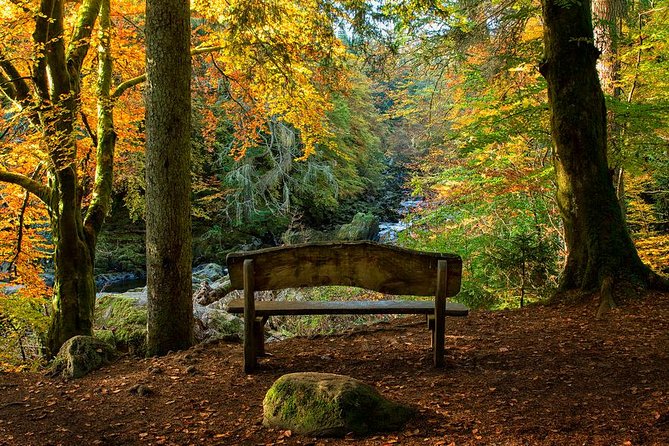 Stirling, Highlands & Distillery in English - Scottish Traditions: Bagpipes, Kilts, and More