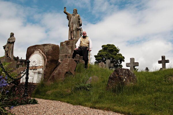 Stirling: Highlights of The Old Town Private Walking Tour - Key Sights and Attractions