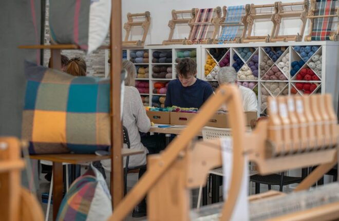 Stirling: Weave A Tartan Scarf In A Day Workshop - Instructor Guidance