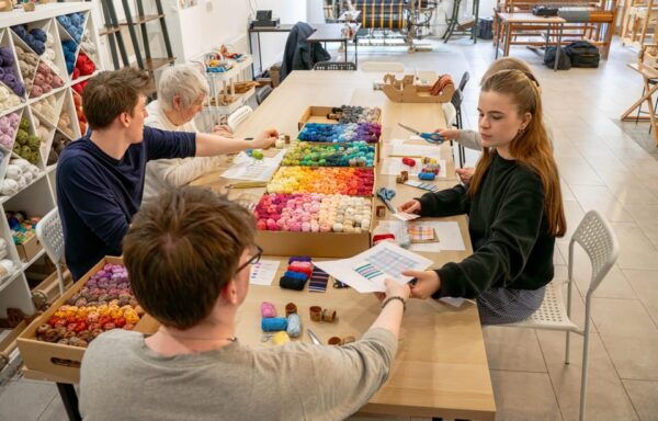 Stirling: Weave A Tartan Scarf In A Day Workshop - Included Amenities