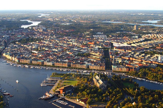 Stockholm Airport Transfers : Stockholm City to Airport ARN in Luxury Car - Pricing and Group Size Variations